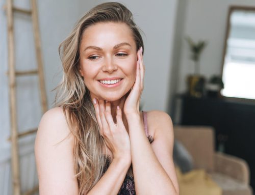 How to Look Fresh Without Makeup: 12 Easy Tricks